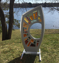 Load image into Gallery viewer, Vitrail en dalle de verre - ÉCLOSION AMBRÉE