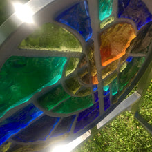 Load image into Gallery viewer, Vitrail à la dalle de verre - OCCURENCE CIRCULAIRE 4