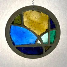 Load image into Gallery viewer, Vitrail à la dalle de verre - CERCLE