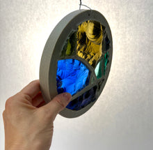 Load image into Gallery viewer, Vitrail à la dalle de verre - CERCLE