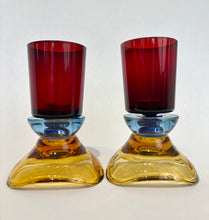 Load image into Gallery viewer, Empilades petites ROUGE - BLEU - JAUNE
